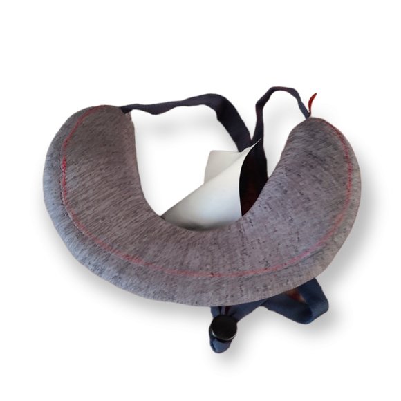 BULLBIRDCOMMUTER TRAVEL PILLOW + COVER BUNDLE - Picture 5 of 9